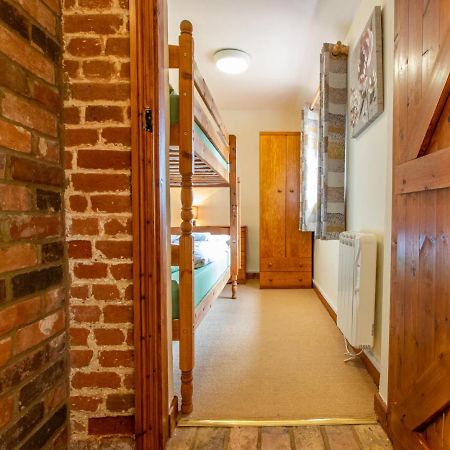 Laburnum Holiday Cottage Tunstead  ภายนอก รูปภาพ