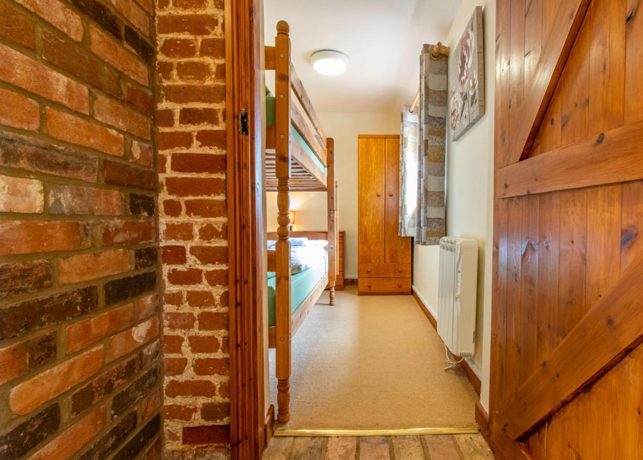 Laburnum Holiday Cottage Tunstead  ภายนอก รูปภาพ